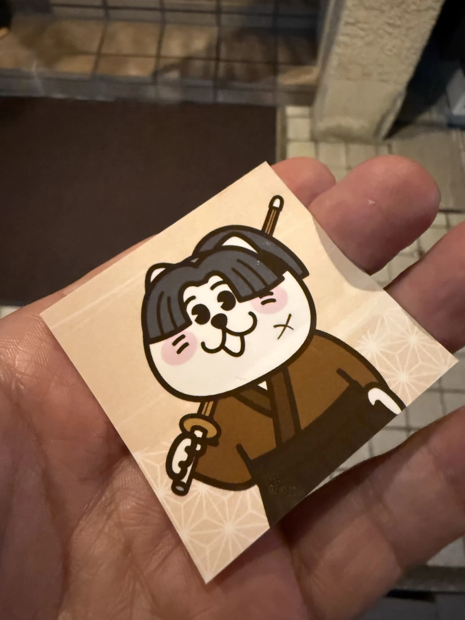 비어키치에서 계산할 때 받는 고양이 스티커